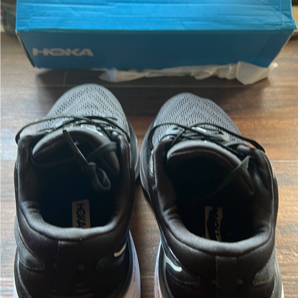 Hoka Bondi 8 sneaker. NEW - Picture 3 of 4